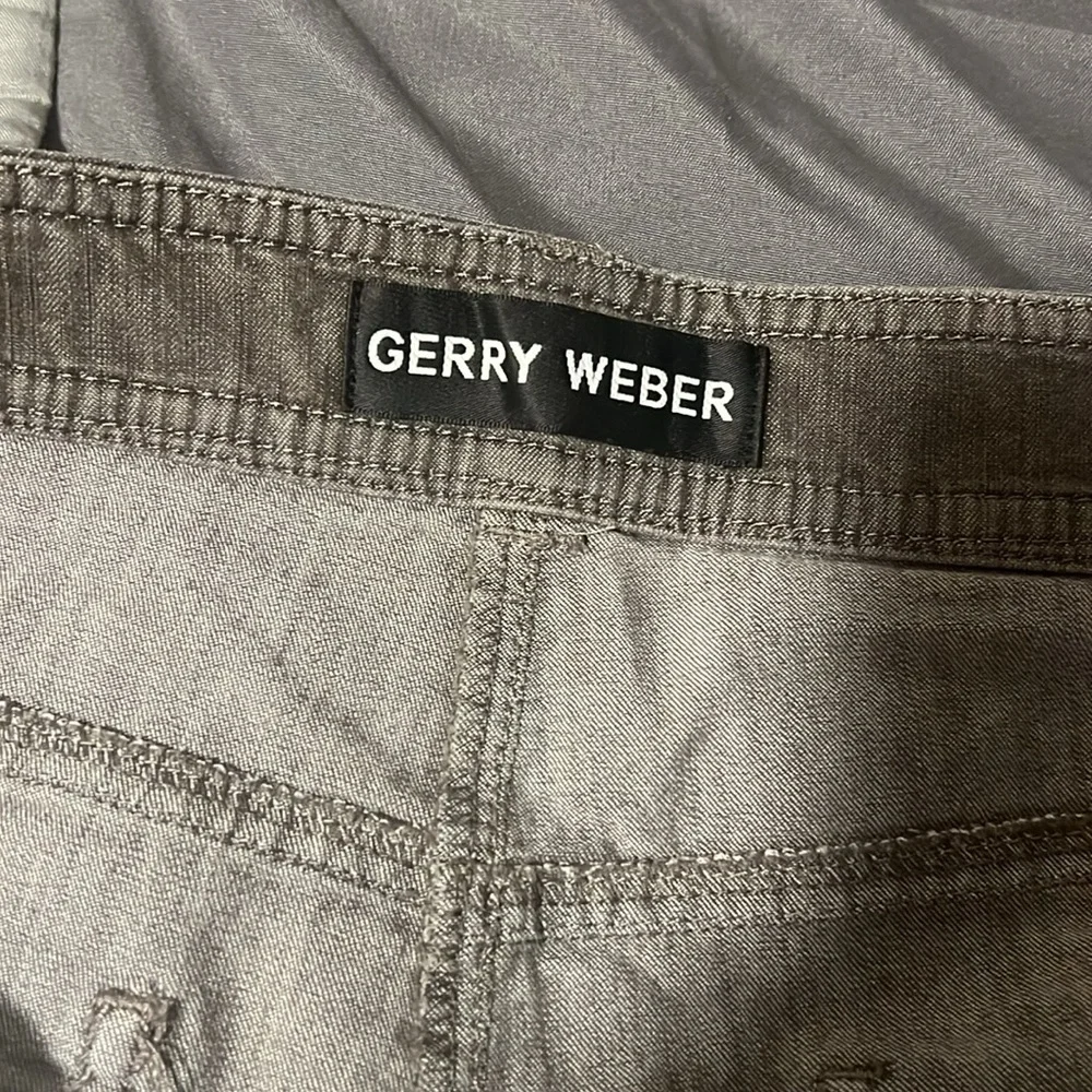 Gerry Weber 44 Slimstyle Pants in Grey/Brownish color for sale. - Picture 2 of 7